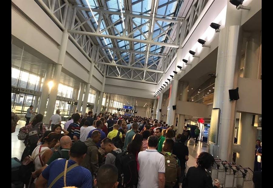 زحمة "خانقة" في مطار بيروت.. والحسن يوضح زحمة "خانقة" في مطار بيروت.. والحسن يوضح