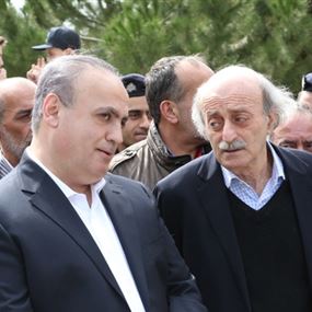 وهاب لجنبلاط: قل لنا يا بيك كيف نعالج الدعارة السياسية