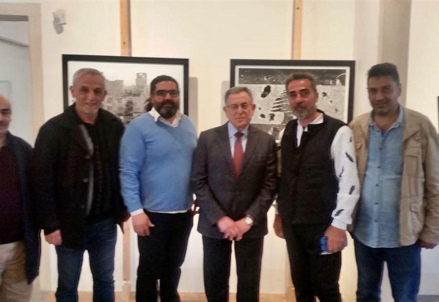 السنيورة من معرض صور الحرب: يجب ان لا نتردد في عرضها  السنيورة من معرض صور الحرب: يجب ان لا نتردد في عرضها