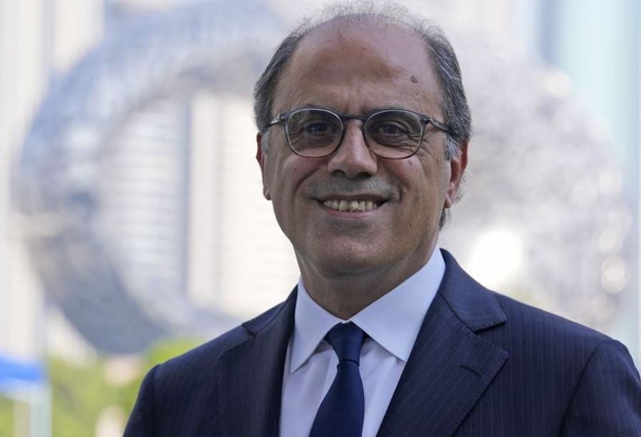 أزعور يصوّب على قائد الجيش