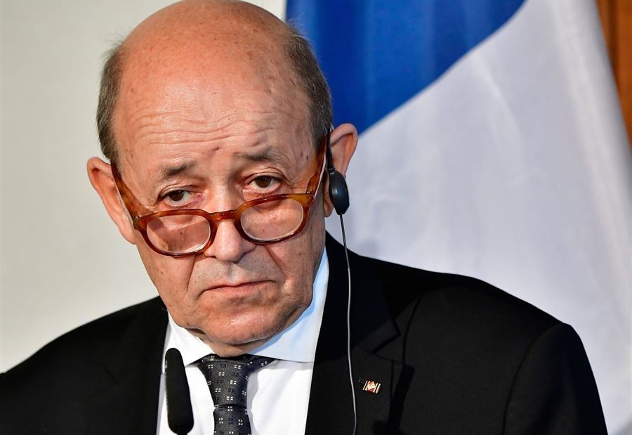 هل يعتزل لودريان مهمته؟