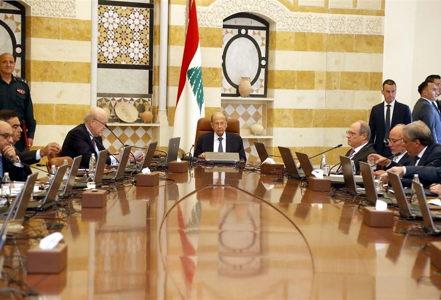 وزيرٌ يكشف "ما جرى في جلسة مجلس الوزراء"