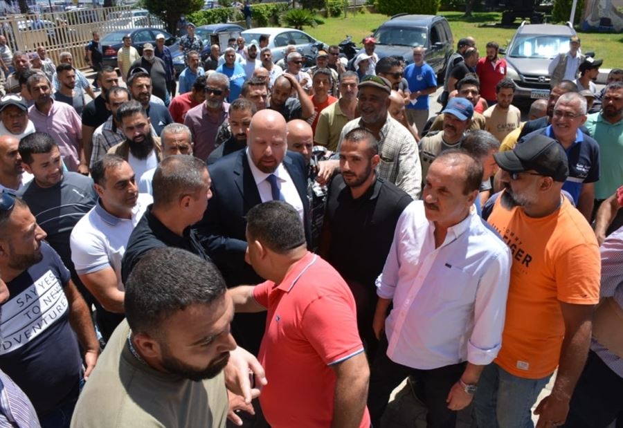 وعدٌ من نهرا إلى موظفي وعمال بلدية الميناء 