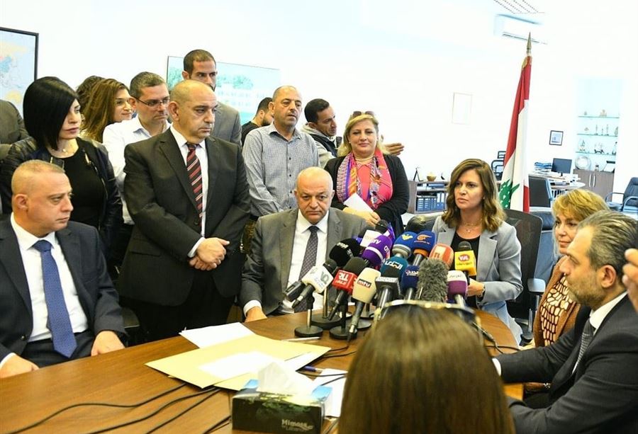 تمديد مهلة التقديم لمناقصة استيراد البنزين... تمديد مهلة التقديم لمناقصة استيراد البنزين...