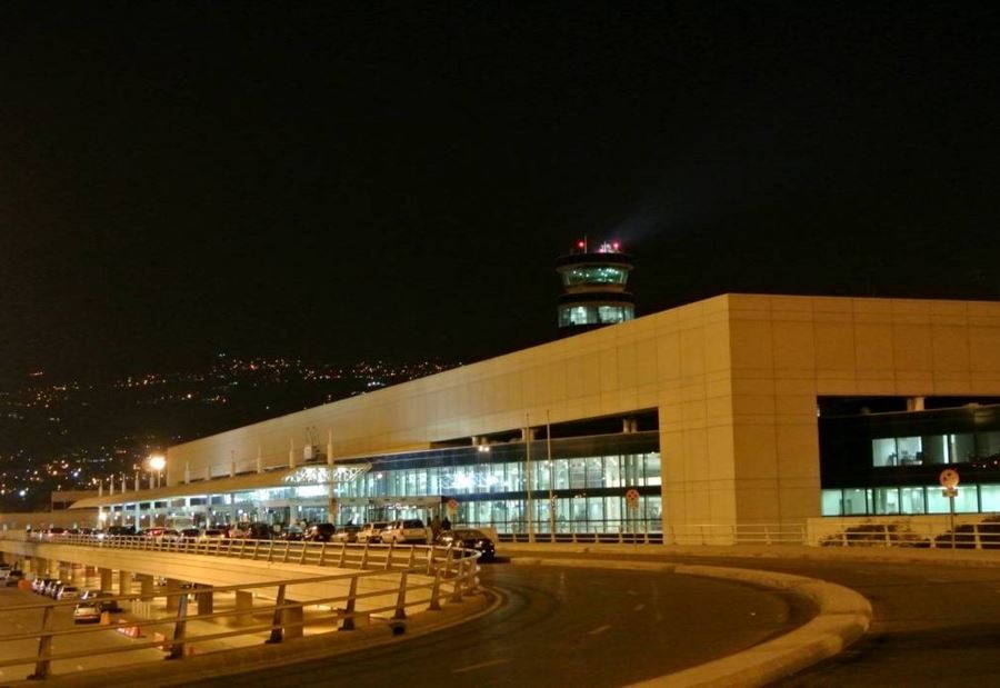 زعيم شيعي بارز يصل "فجأة" الى لبنان