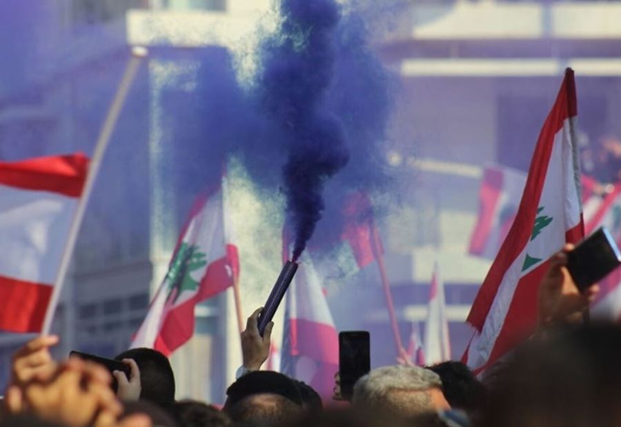 "بلفة" تُحضّر للمتظاهرين في الشارع "بلفة" تُحضّر للمتظاهرين في الشارع