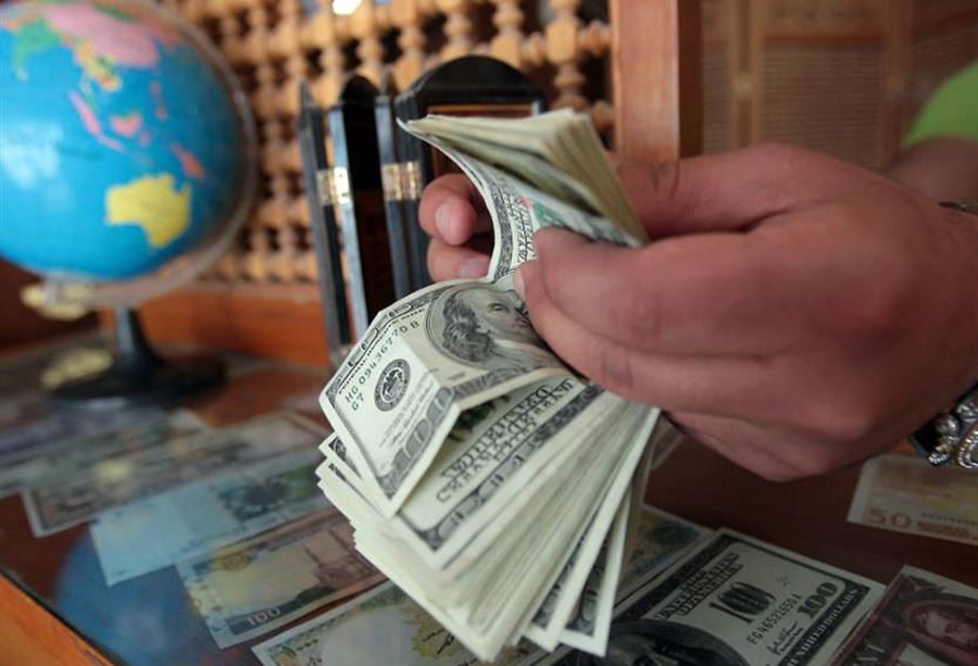 سعرُ صرفِ الدولار اليوم الجمعة لدى الصرّافين