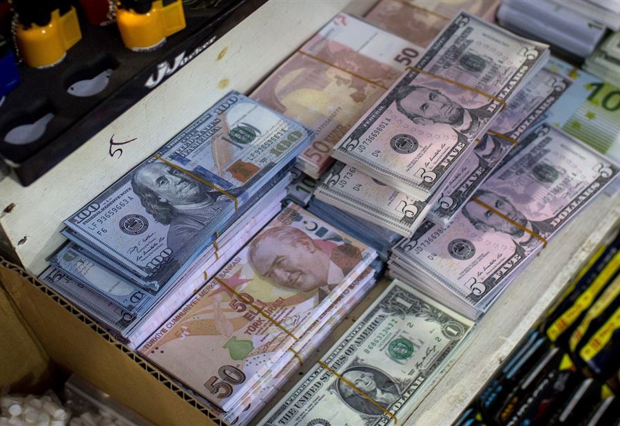 الليرة التركية تهبطُ إلى مستوى قياسي جديد الليرة التركية تهبطُ إلى مستوى قياسي جديد