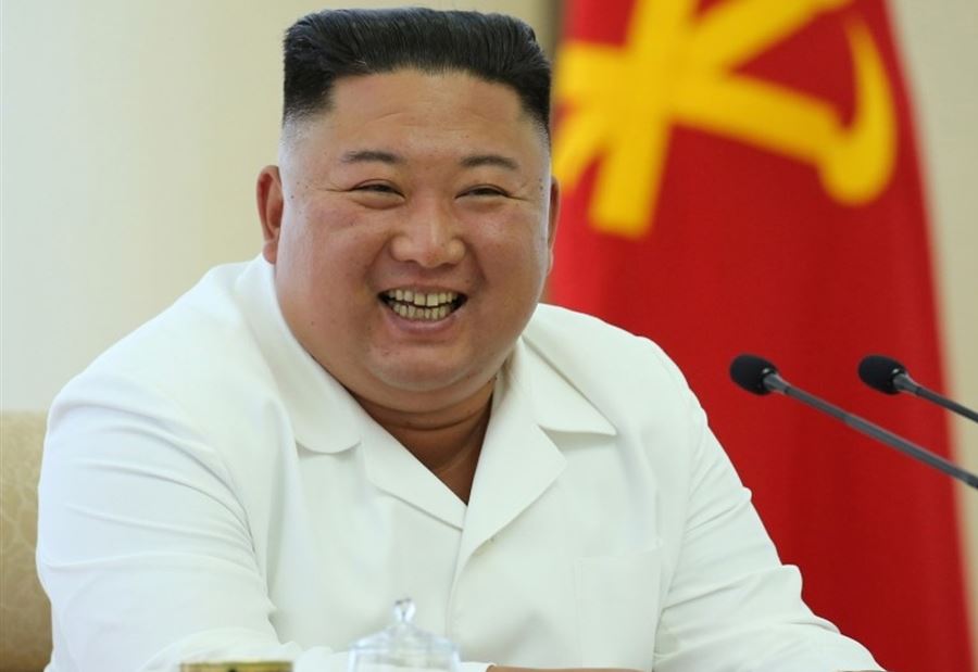 بعد شائعات مرضه... كيم يظهر من جديد  بعد شائعات مرضه... كيم يظهر من جديد