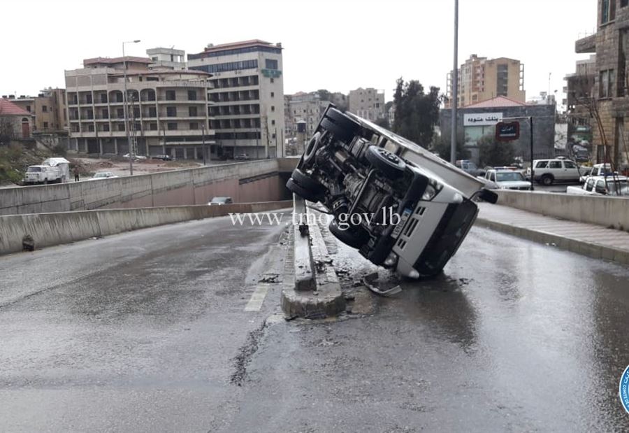  انقلاب بيك آب على طريق بحمدون