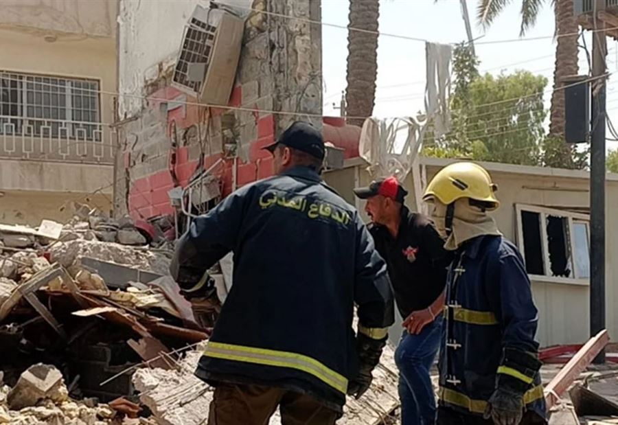 بالصور: إنهيار مطعم وسط بغداد... ومحاصرون تحت الأنقاض! 