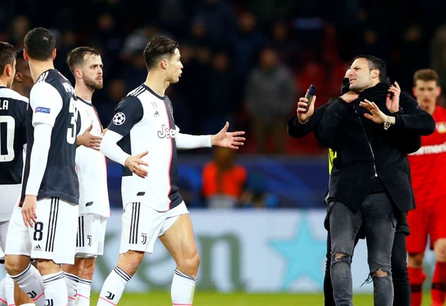 بالفيديو: رونالدو يفقد أعصابه