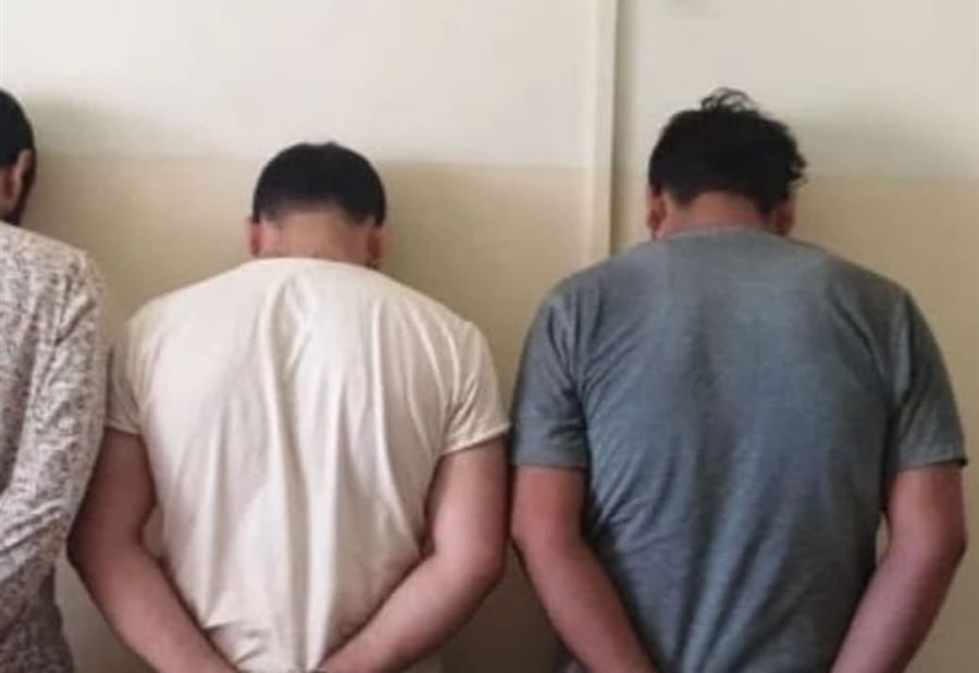 في جونية... سوريّون يسرقون مخزناً للبزورات! في جونية... سوريّون يسرقون مخزناً للبزورات!