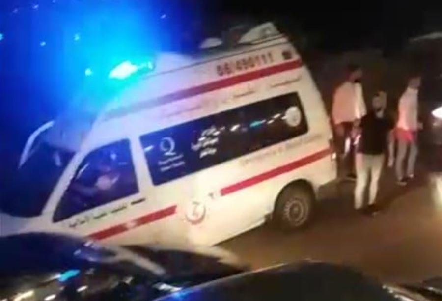  بالصورة: تعرّض طفل وامرأة لحادث صدم 