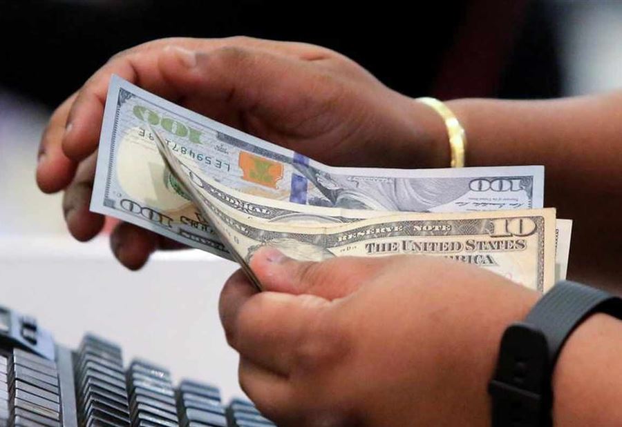 كم بلغ سعر الدولار لدى الصرافين اليوم الأحد؟