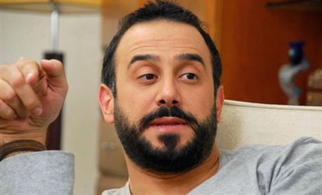 هكذا طُرد قصي خولي من مقهى ستاربكس