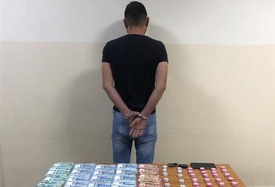 تحدّى "حظر كورونا" وأصرَّ على توزيع المخدَّرات! 