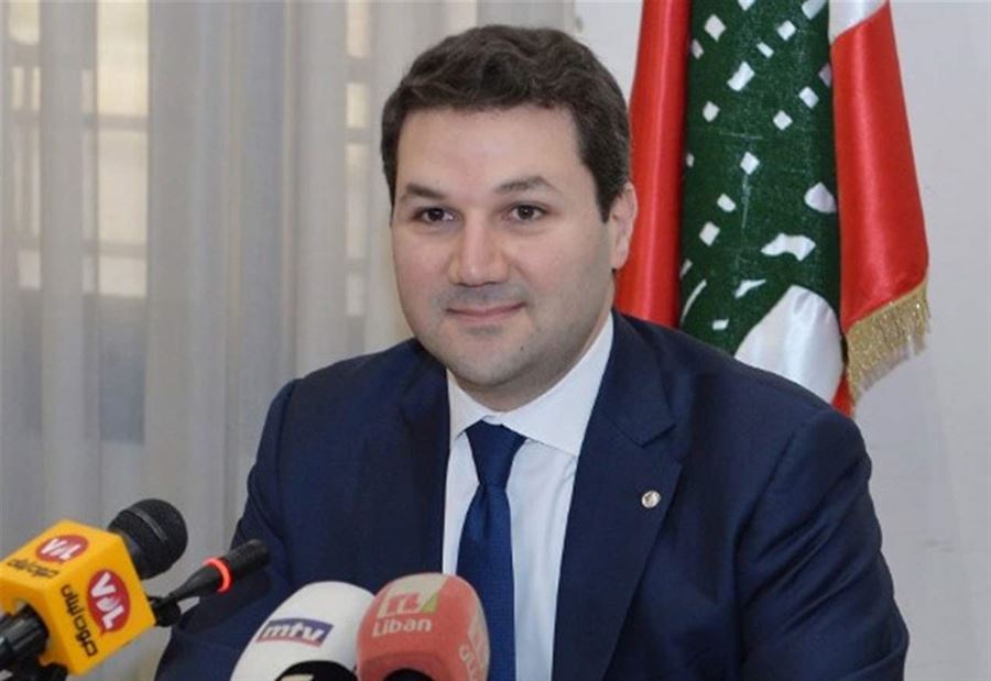 أول تعليق للجميل بعد "العثور على قنبلة قرب منزله"