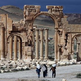 الجيش السوري يستعيد السيطرة على قلعة تدمر