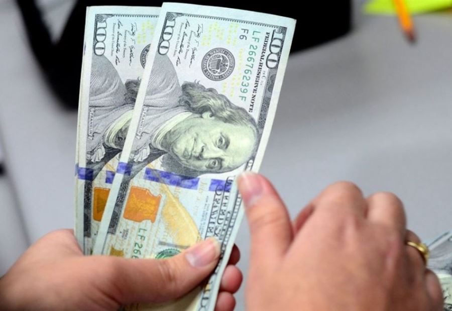 كيف افتَتَح سعر دولار السوق السوداء اليوم؟