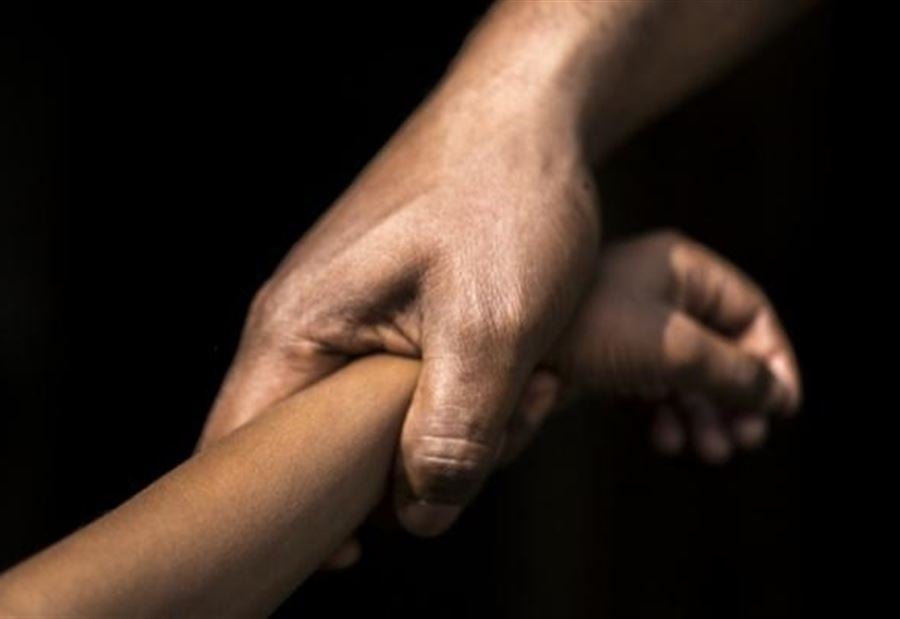 "رسالة الى والدها".. ابنة مسؤول رفيع تتعرّض للإغتصاب في السودان!