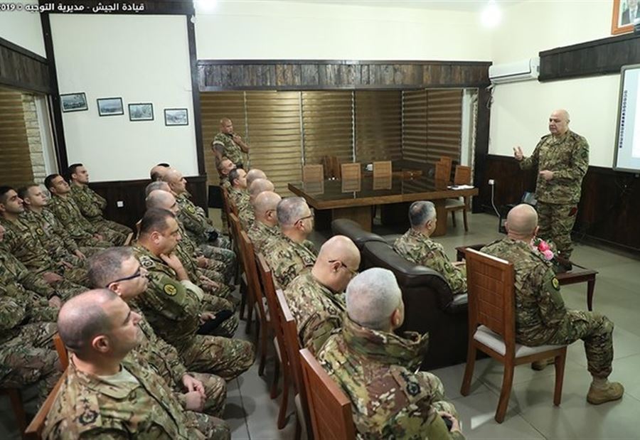 العماد عون: نأمل أن يتمّ التوصّل سريعًا إلى حلولٍ سياسيّة