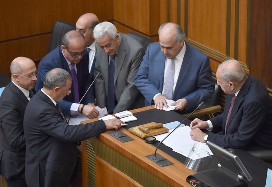 نتائج الدورة الأولى من الجلسة السابعة لإنتخاب رئيس للجمهورية