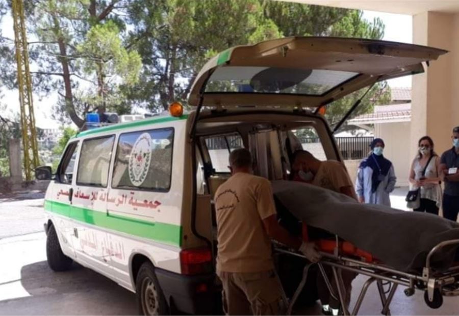 مرفأ بيروت... نقل جثة شهيدة من مستشفى مشغرة الى برج حمود مرفأ بيروت... نقل جثة شهيدة من مستشفى مشغرة الى برج حمود