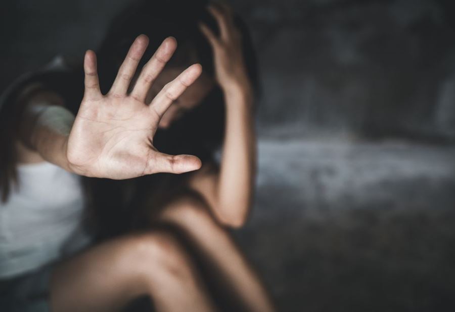 إعتدى عليها جنوباً بعدما استدرجها لمنزله... الضحية: فتاة من ذوي الإعاقة!