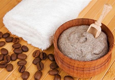 البن لتنعيم الجسم وتقشيره بسهولة