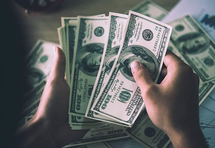 شظايا "القرار السعودي" تطال دولار السوق السوداء!