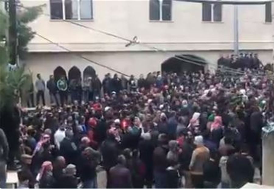 بالفيديو: تشييعٌ حضره 2000 شخص في عكار... "كورونا"!