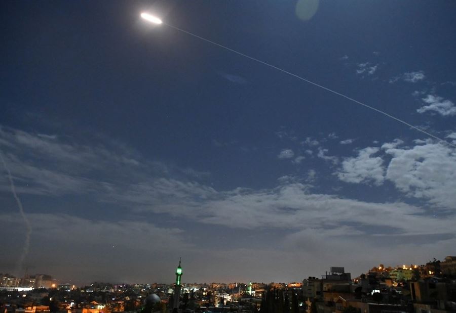 14 قتيلاً في الغارات على مواقع إيرانية في ريف البوكمال  14 قتيلاً في الغارات على مواقع إيرانية في ريف البوكمال