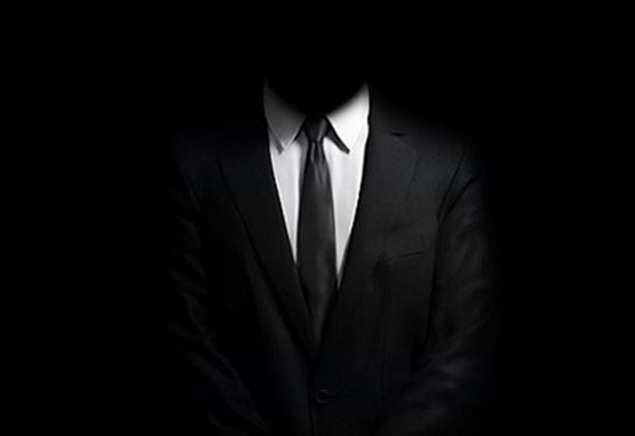 مُفبرِك أخبار "يتسوّل" على موائد المُتموّلين