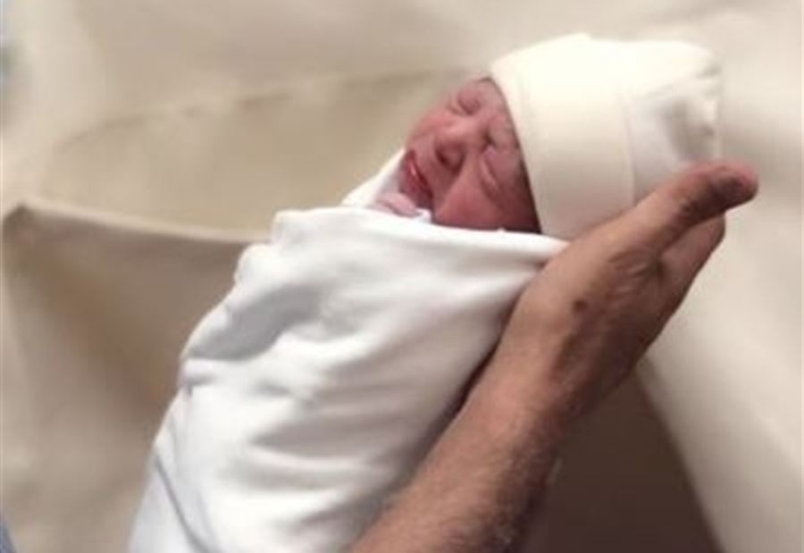 بالصورة: نائب عن حفيده... "أغلى من الولد"