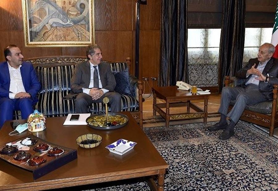بالصور: وزراء في عين التينة 