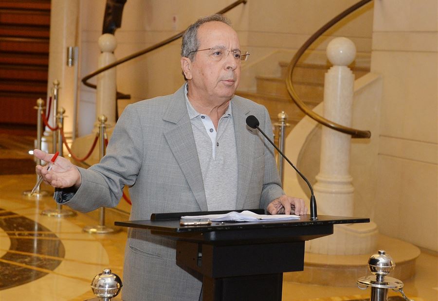 السيد يُغرّد عن "لعبة الدولار"