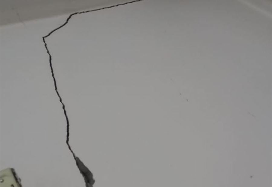 السيول الجارفة تُهدّد منزل في الديمان