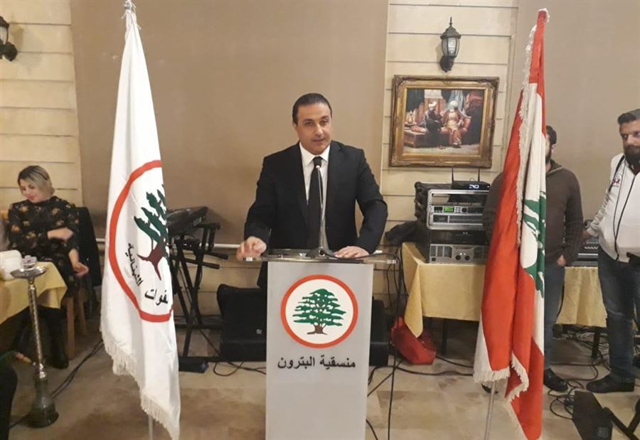 سعد ممثلا جعجع: من يريد أن يحارب الفساد فليتمثل بنا سعد ممثلا جعجع: من يريد أن يحارب الفساد فليتمثل بنا