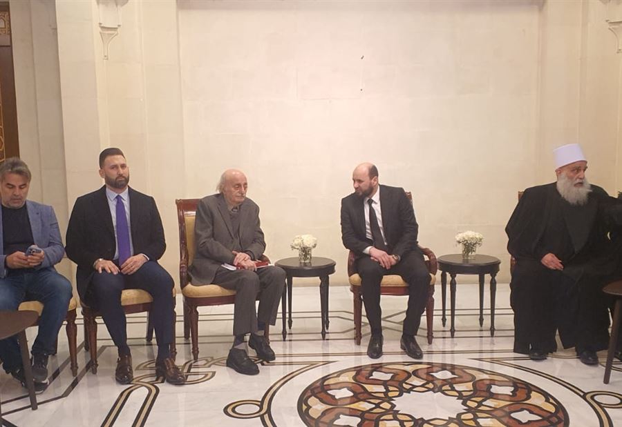 جنبلاط داخل قصر الشعب في سوريا (فيديو)