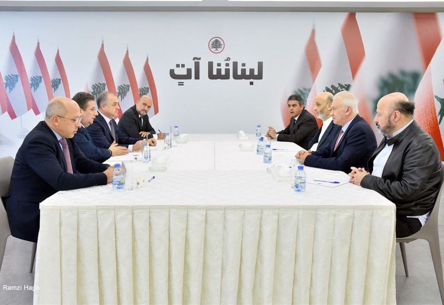 لأكثر من ساعة... اجتماع "للقاء التشاوري" في معراب