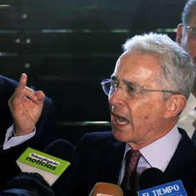 رئيس كولومبيا السابق يدعو إلى غزو فنزويلا