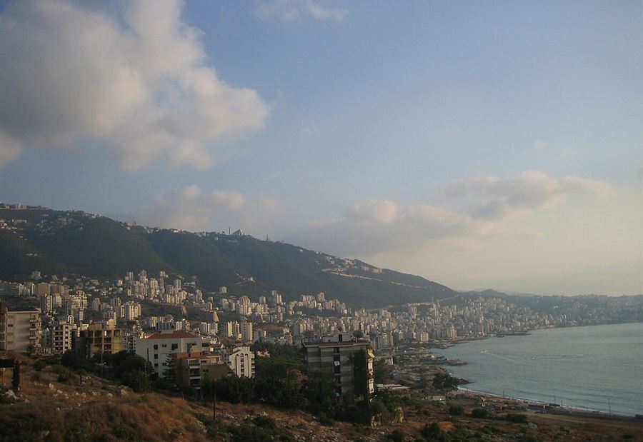 في كسروان... حريق يندلع بمنزل الأب مجدي علاوي