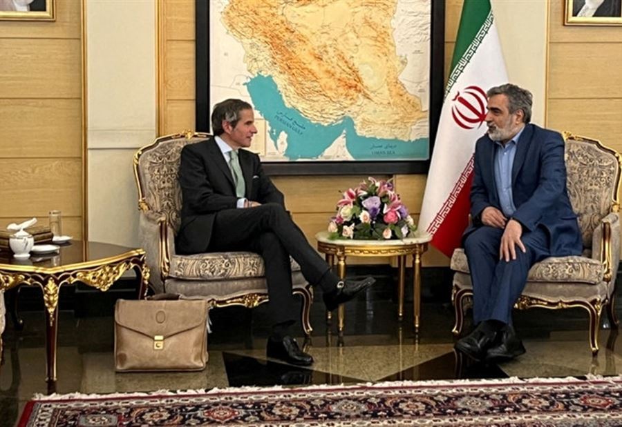 غروسي في طهران... محاولات لحل النزاعات النووية وسط تصاعد التوتر