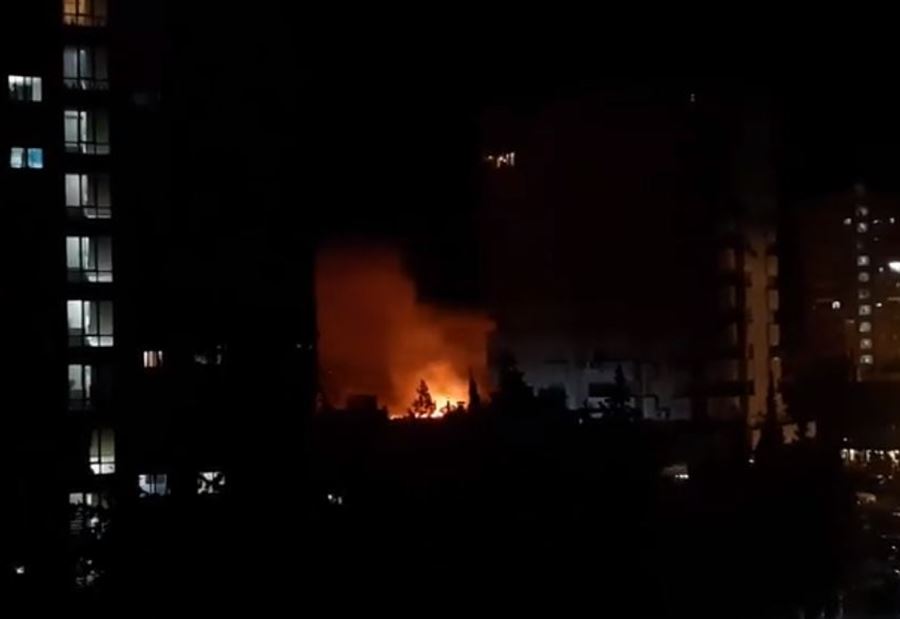 بالفيديو والصور: حريق ضخم غرب دمشق بالفيديو والصور: حريق ضخم غرب دمشق