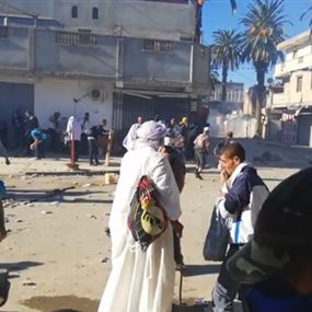 اشتباكات بين محتجين من متقاعدي الجيش والدرك في الجزائر اشتباكات بين محتجين من متقاعدي الجيش والدرك في الجزائر