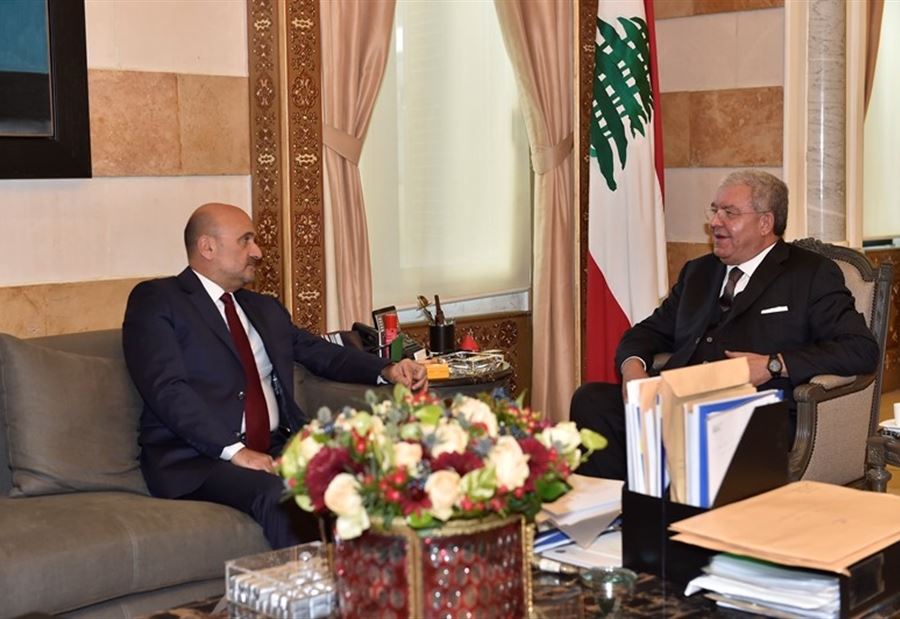 أبي رميا من الداخلية: حان الوقت ليستخدم عون والحريري صلاحياتهما 