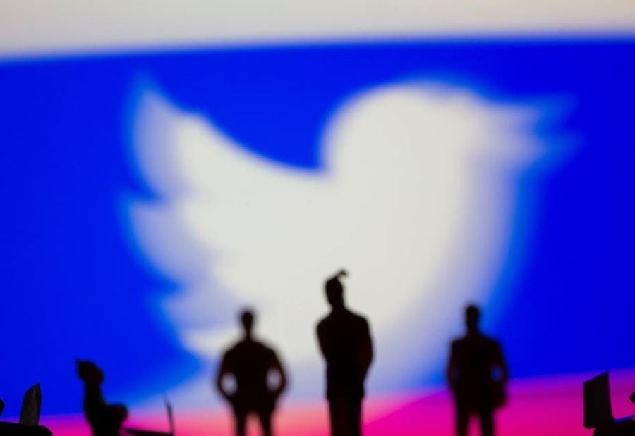 "تويتر" يحد من الوصول إلى حسابات الحكومة الروسية