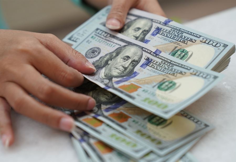 سعرُ دولار السوق السوداء مساء اليوم