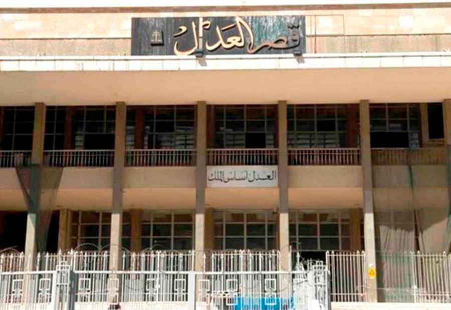 "حرب بين القضاة"!